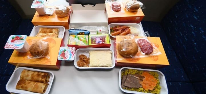 Еда в поезд детям летом. Еда в поезд. Набор еды в поезд. Продуктовый набор в поезде. Еда в дорогу на поезде.
